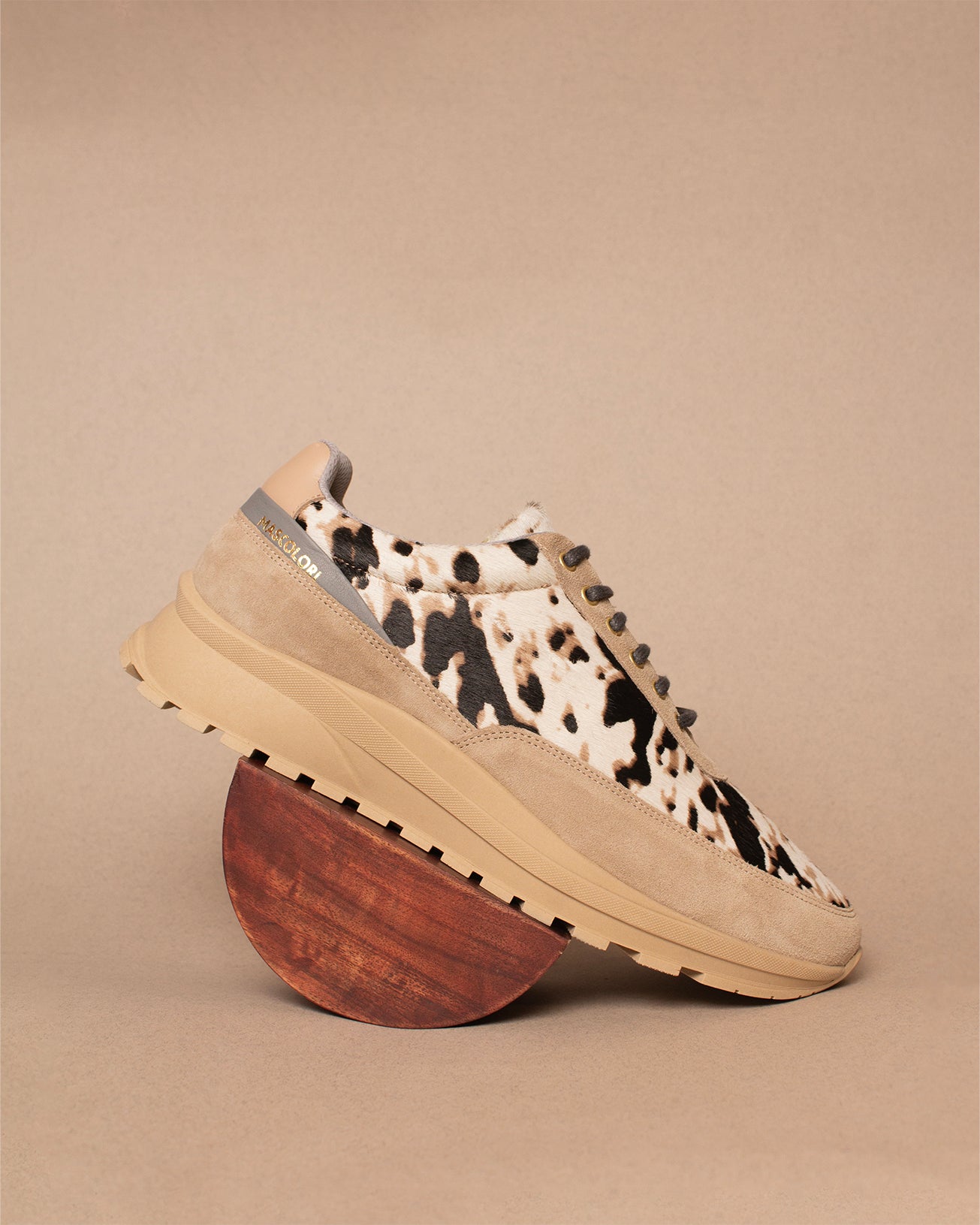 Snow Leopard Runner