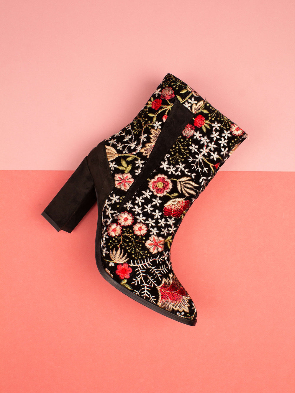 Boots and Roses hoog