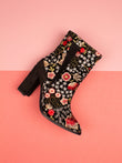 Boots and Roses hoog