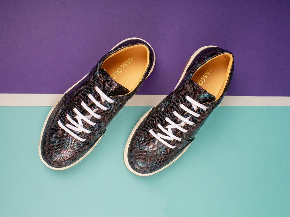 Grüner Electric-Sneaker